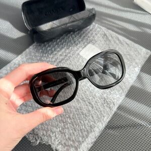 CHANEL camellia Chic Black and white bow tie ribbon Sunglasses
